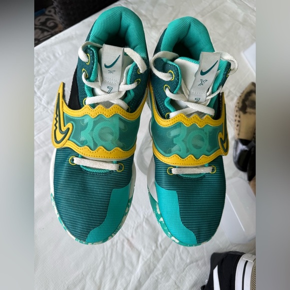 NIKE (US Size ) KD Trey 5 X White Jade Yellow Mens Basketball Shoes SZ 9.5 NWOT - Picture 1 of 10